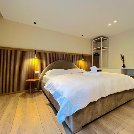 Апартаменты Tirana Center Hideaway Экстерьер фото