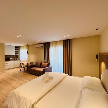 Апартаменты Tirana Center Hideaway Экстерьер фото