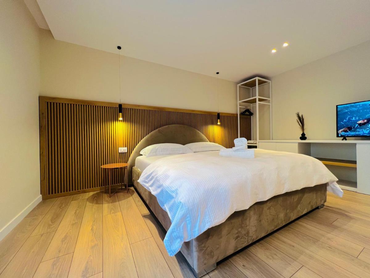 Апартаменты Tirana Center Hideaway Экстерьер фото