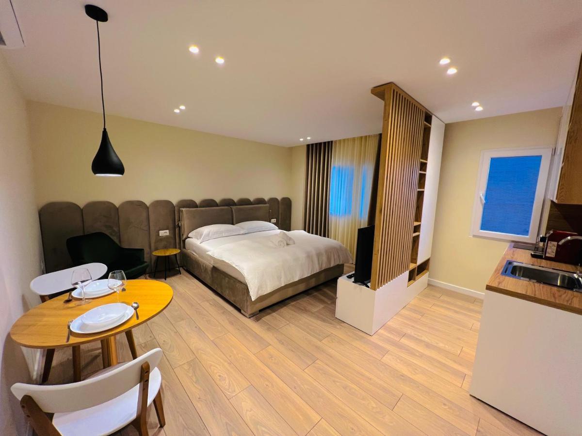 Апартаменты Tirana Center Hideaway Экстерьер фото
