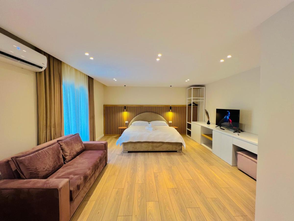 Апартаменты Tirana Center Hideaway Экстерьер фото
