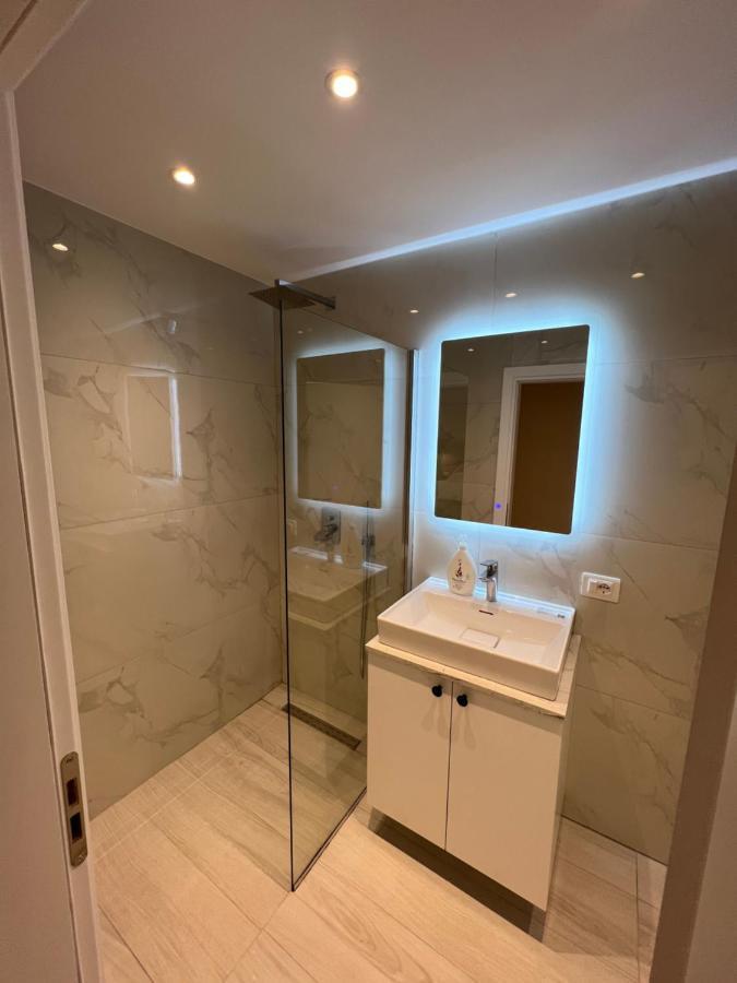 Апартаменты Tirana Center Hideaway Экстерьер фото