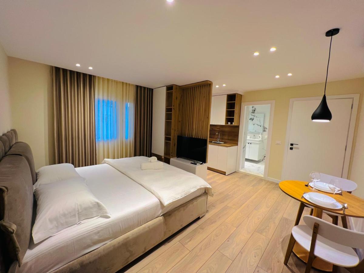 Апартаменты Tirana Center Hideaway Экстерьер фото
