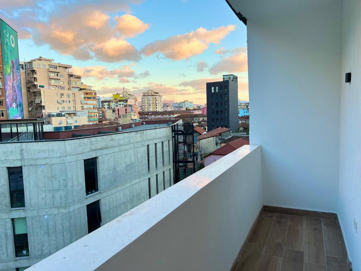 Апартаменты Tirana Center Hideaway Экстерьер фото