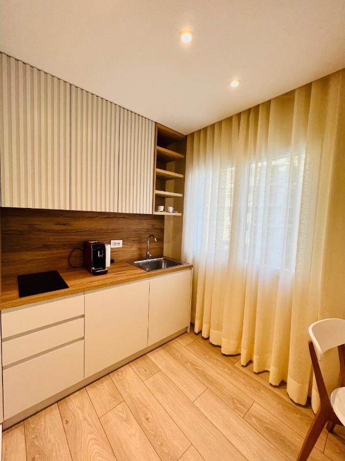 Апартаменты Tirana Center Hideaway Экстерьер фото